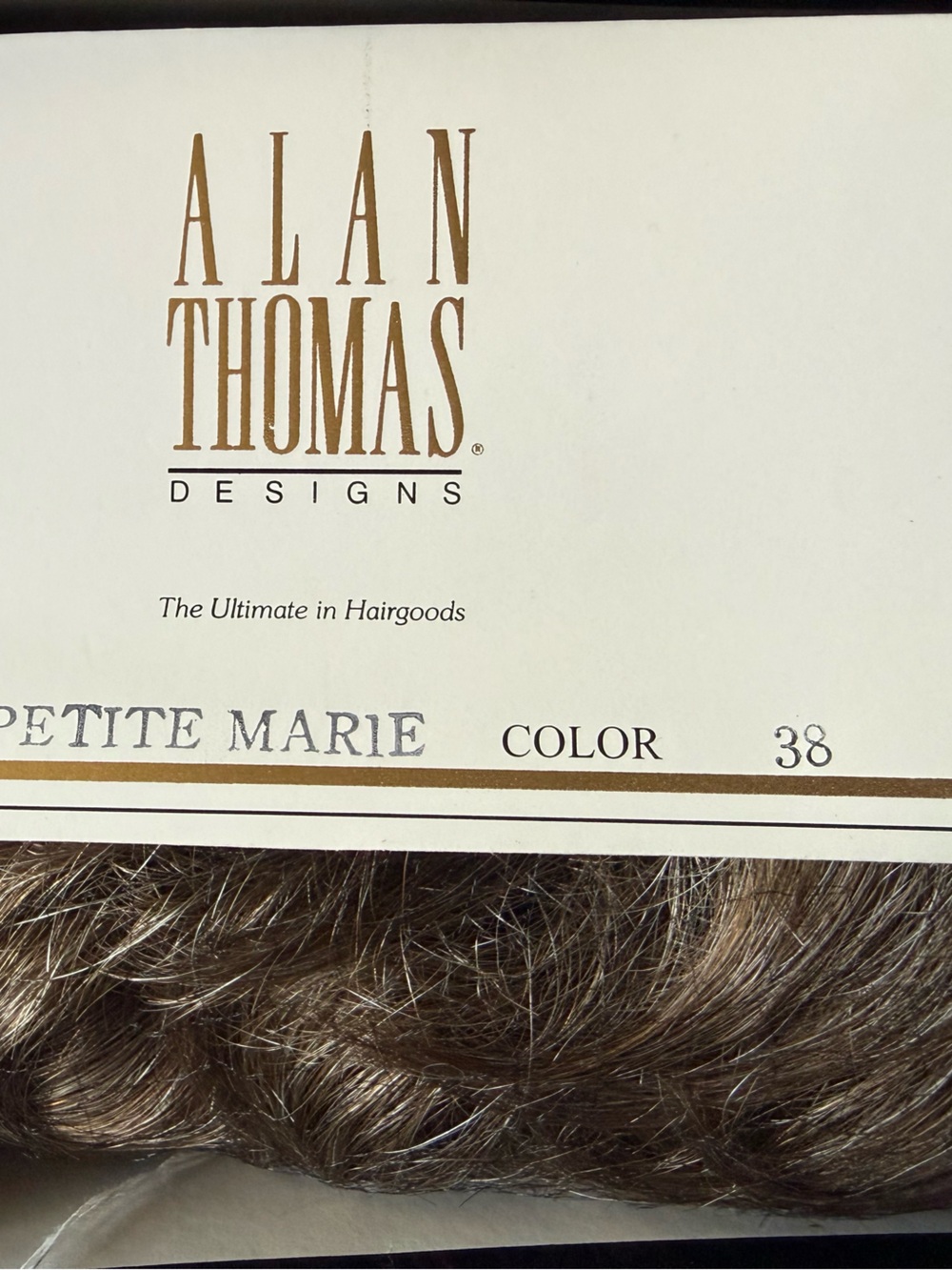 Classic Short Womens Wig Light Brown Alan Thomas Designs Style 3102 Color 38 NWT